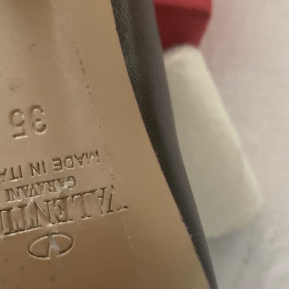 Valentino D’ Orsay Rock stud pumps EU 35  5 US - Picture 6 of 7